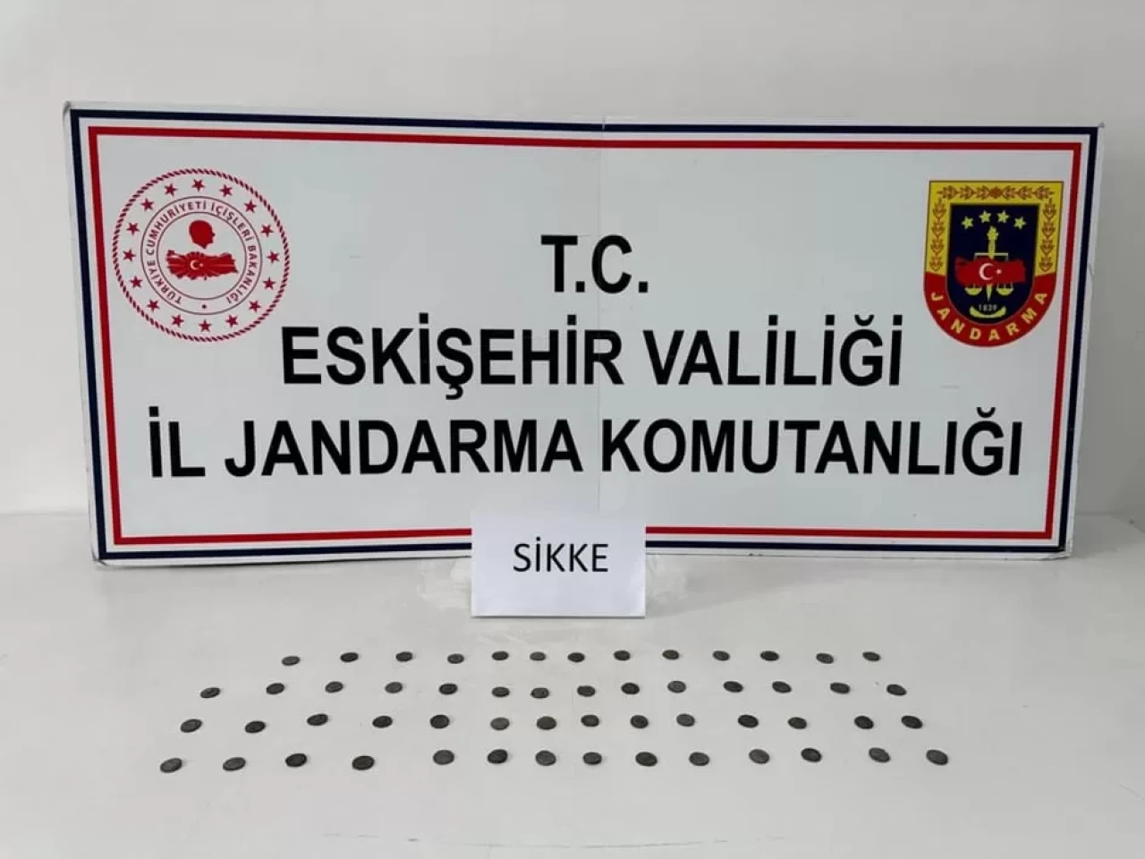 Eskişehir'de tarihi eser niteliğinde 55 sikke ele geçirildi