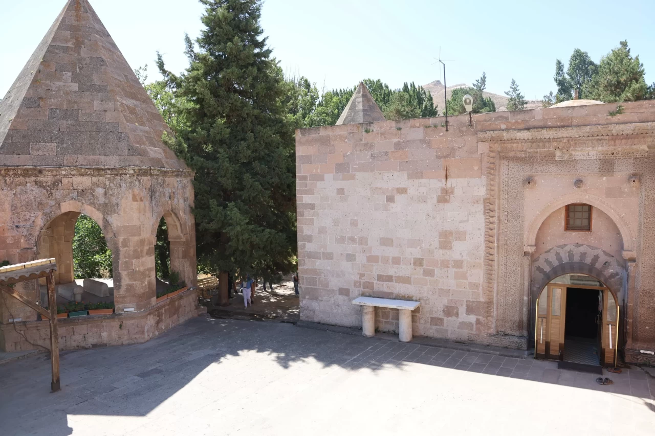 Kapadokya'da Türk-İslam dönemine ait eserler gün yüzüne çıkıyor