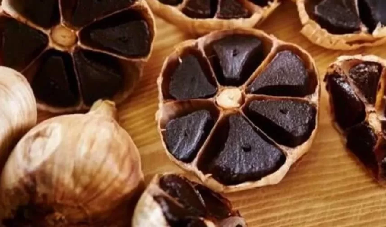 Siyah sarımsak yağı neye iyi gelir? Faydaları ve kullanım önerileri