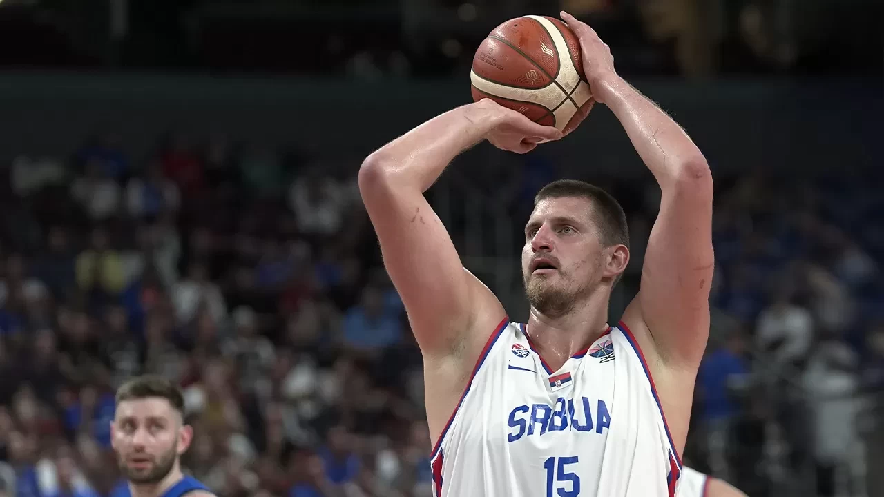 Sırbistan'dan EuroBasket'e farklı başlangıç