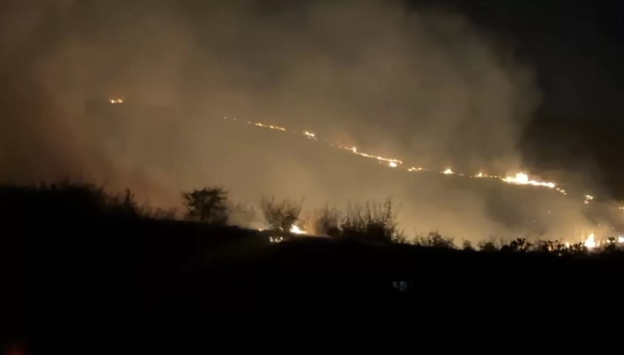 Balıkesir'de alevler geceyi aydınlattı