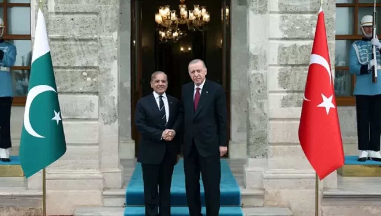 Cumhurbaşkanı Erdoğan Pakistan Başbakanı ile telefonda görüştü