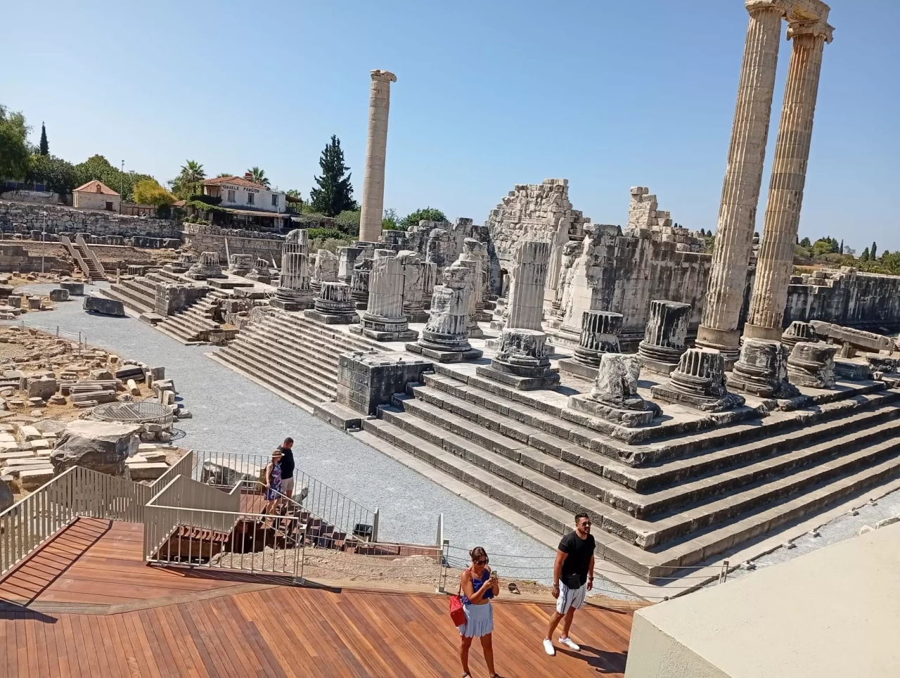 Dünyanın ilk kehanet merkezi: Apollon Tapınağı ziyarete açıldı