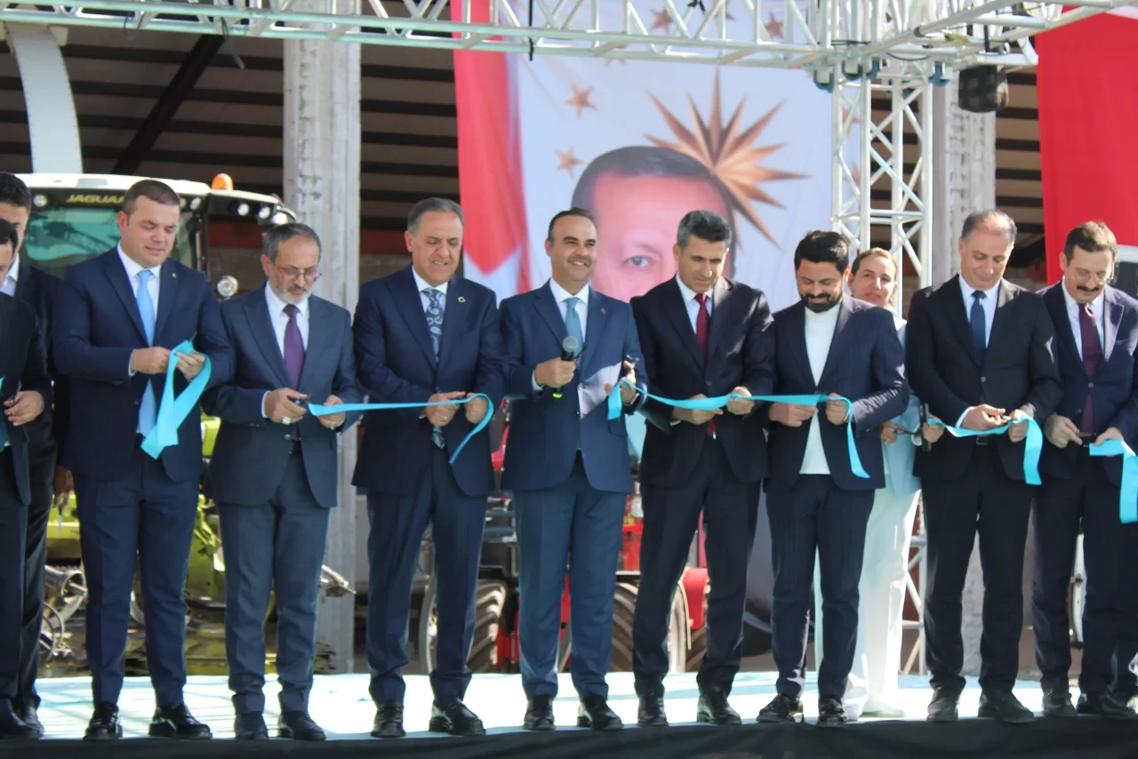 Bakan Kacır: "Savunma sanayiinde dünyada emsal teşkil eden bir ülke konumuna yükseldik"