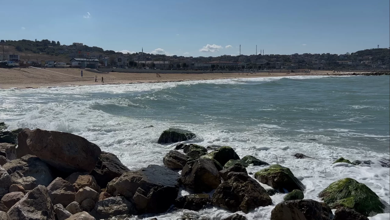 Arnavutköy'de denizde kaybolan şahsı arama çalışmaları 5'inci gününde sürüyor