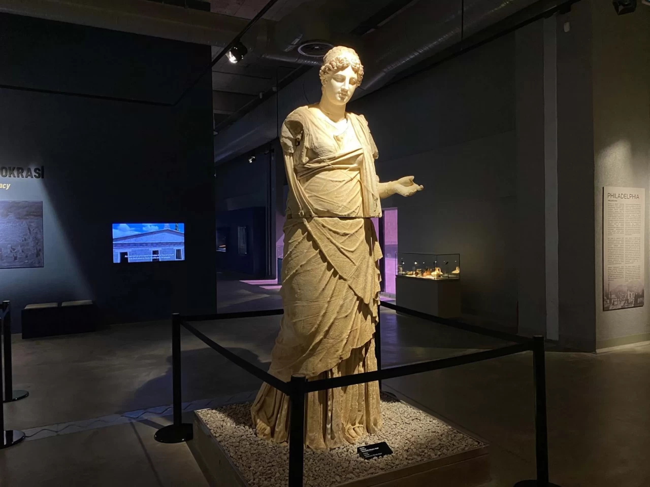 Helenistik Dönem'e ait tek Hestia heykeli, Manisa Müzesi'nde sergileniyor