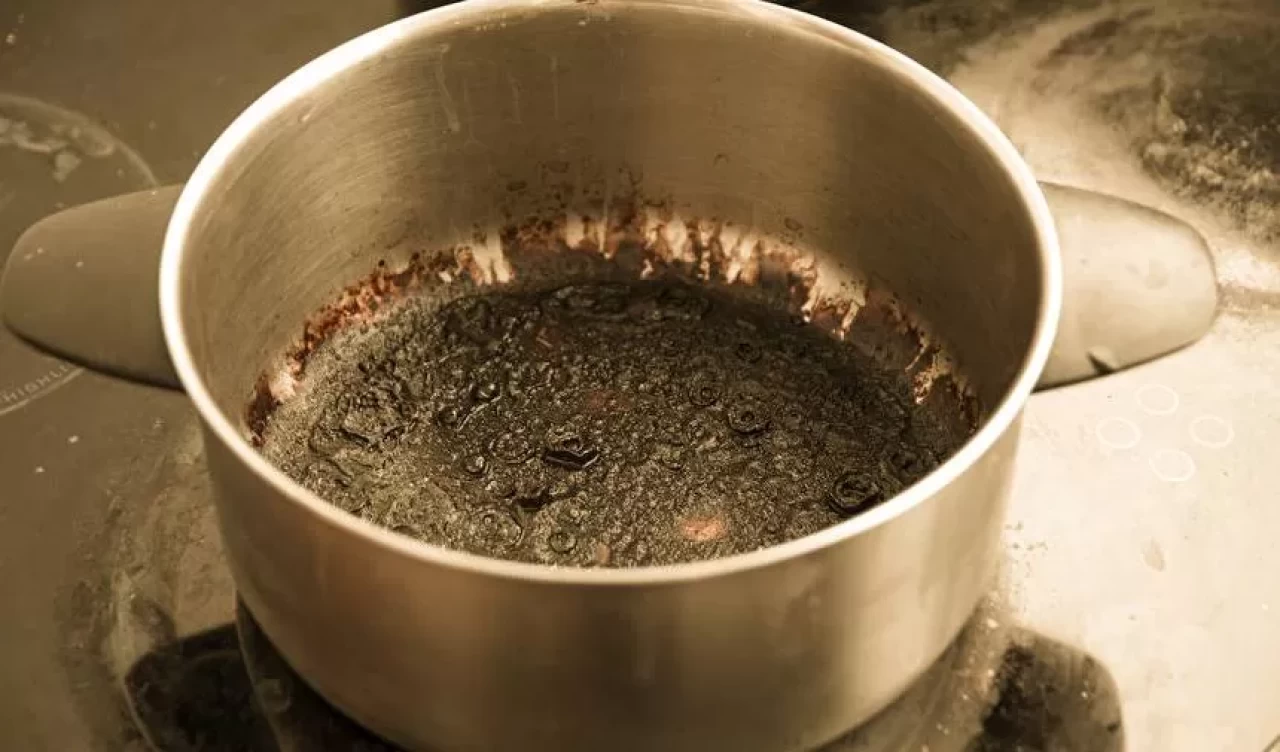 Yanık kokusundan kurtulmanın doğal yolları! İşte en etkili çözümler