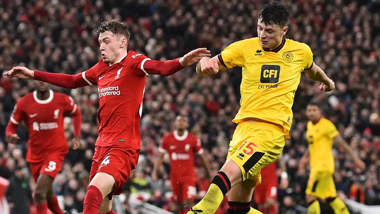 Fenerbahçe’nin rakibi Feyenoord, Anel Ahmedhodzic’i kadrosuna kattı