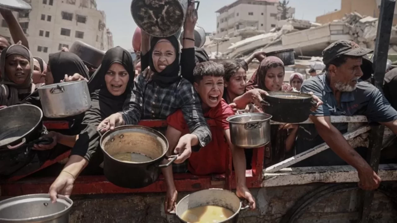 İki tanker Gazze'ye giriyor! Toplam 107 ton yakıt!