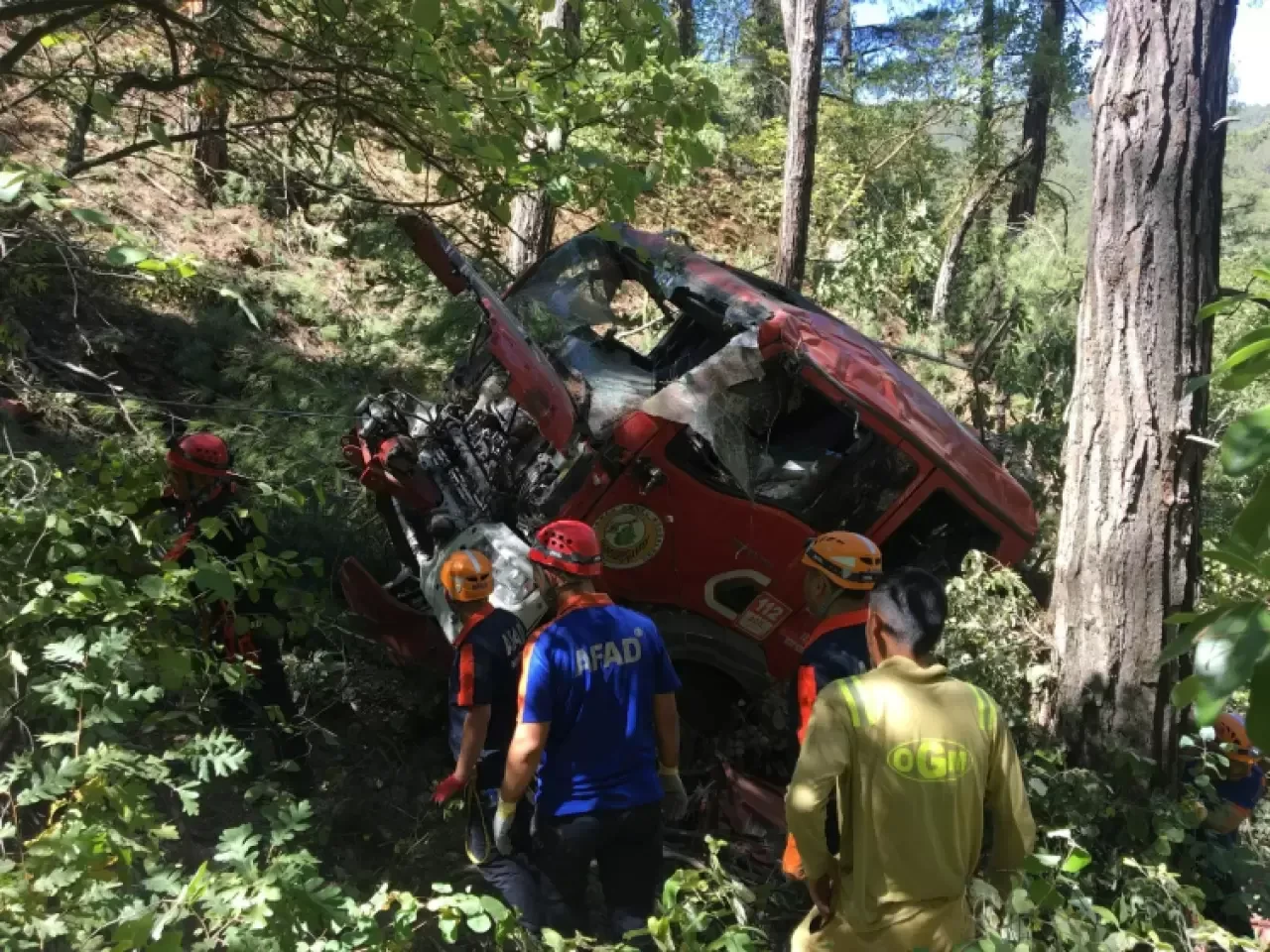 Osmaniye'de yangına giden arazöz devrildi: 1 şehit, 4 yaralı