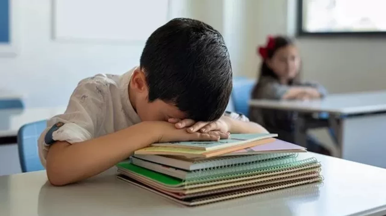 Özel okuldaki kitap fiyatları dudak uçuklattı!