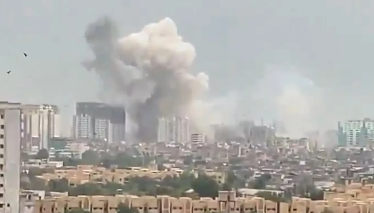 Pakistan'da havai fişek fabrikasında patlama