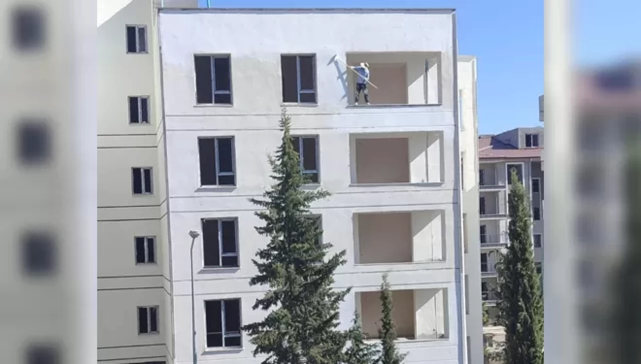 İnşaat işçisi canını hiçe sayarak çalıştı