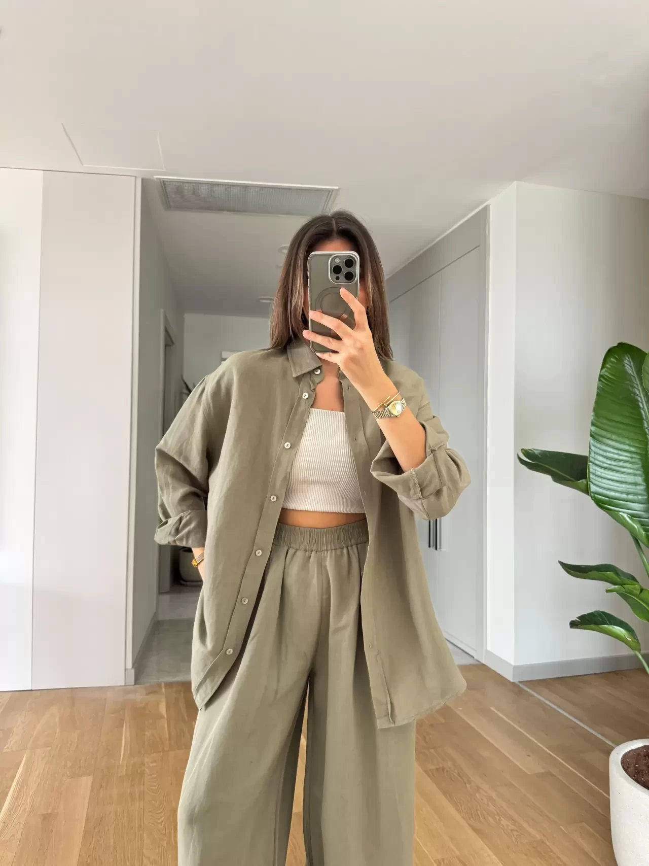 Keten Giysiler: Yaz Aylarının Vazgeçilmezi Nasıl Kullanılır?