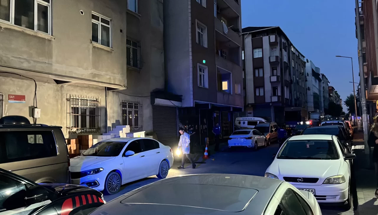 Sultangazi’de silahlı saldırıya uğrayan pazar esnafı ağır yaralandı