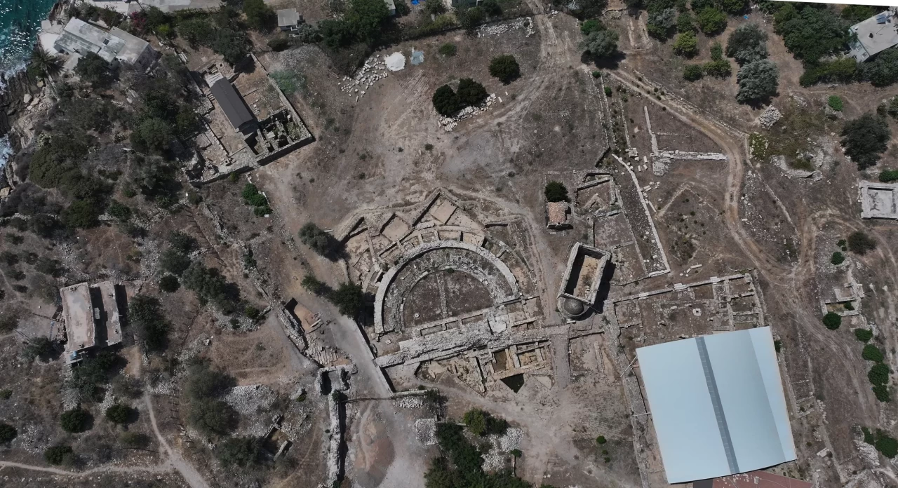 Mersin'de Kelenderis Antik Kenti'ndeki kalenin giriş kapısı ve merdiveni bulundu