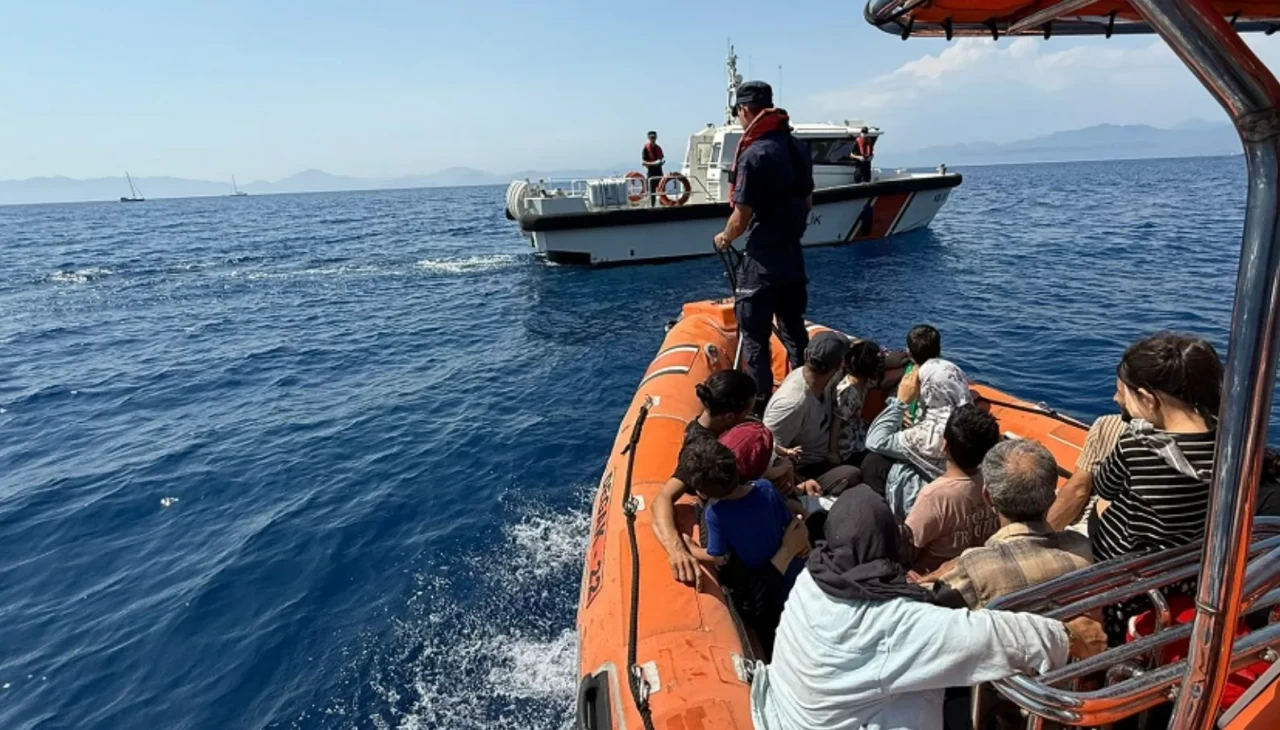 Fethiye'de 37 düzensiz göçmen kurtarıldı