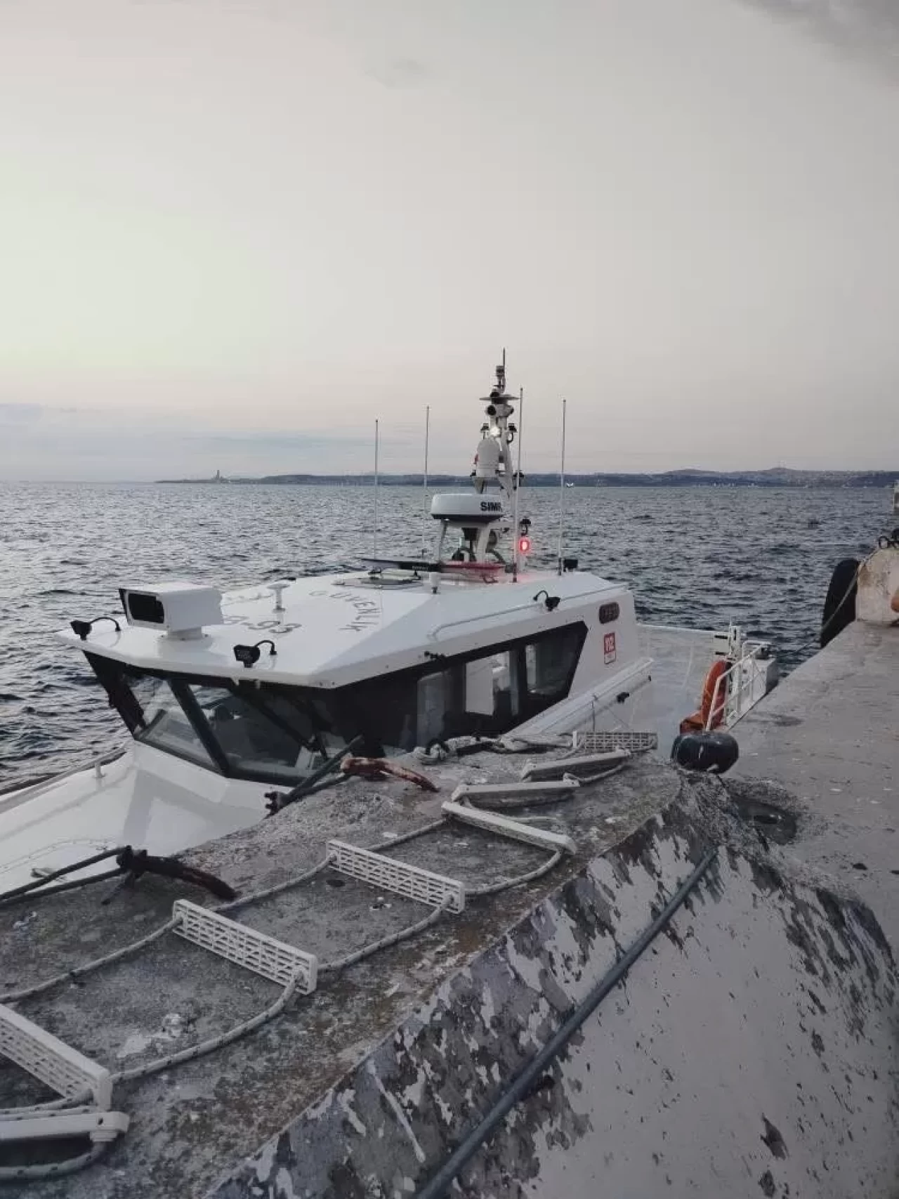 Feribottan denize atlayarak intihar girişiminde bulunan kadını, yolcu kurtardı!