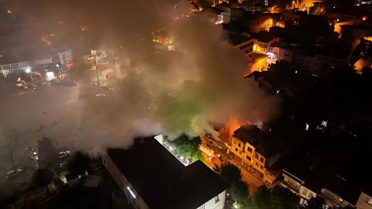 İş yerinde korkutan yangın! Ekipler tarafından söndürüldü