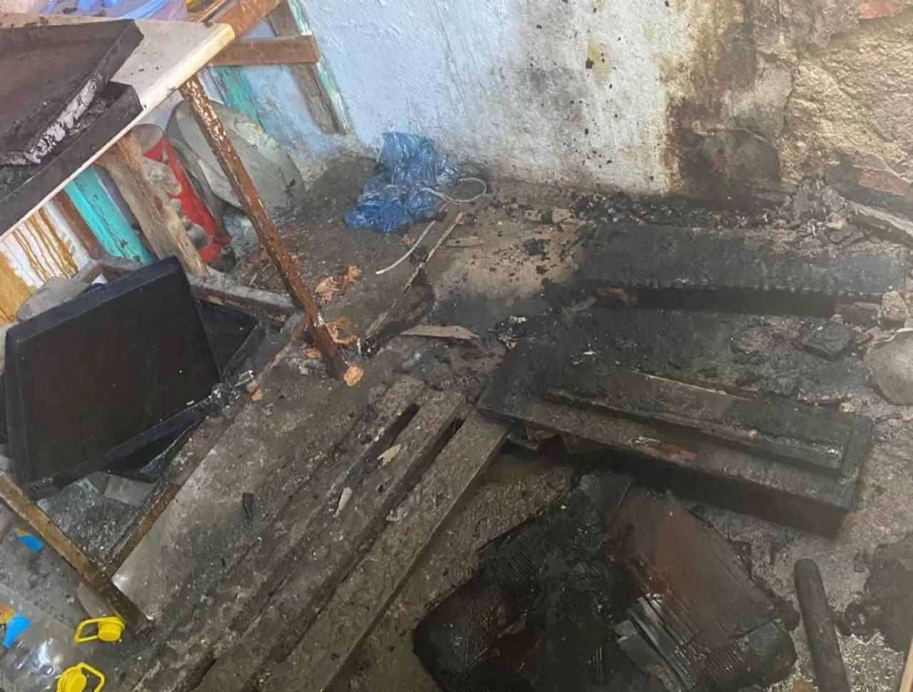 Fırında unutulan yemek az daha evi yakıyordu