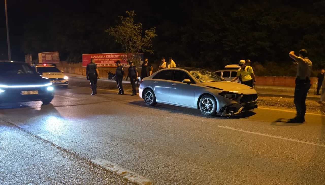 Zonguldak'ta otomobilin yayalara çarptığı kazada 3 kişi yaralandı