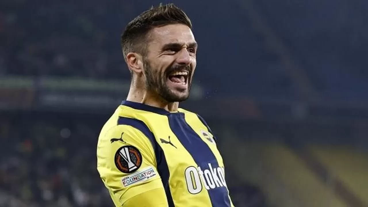 Dusan Tadic'ten herkesi şaşırtan imza!