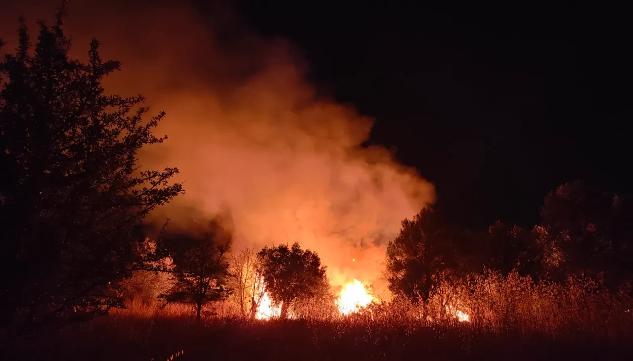 Kızına hediye aldığı otomobil gözlerinin önünde cayır cayır yandı