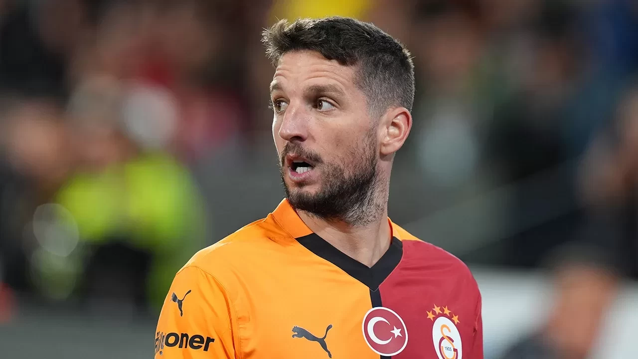 Galatasaray’ın eski yıldızı Dries Mertens 38 yaşında futbolu bıraktı