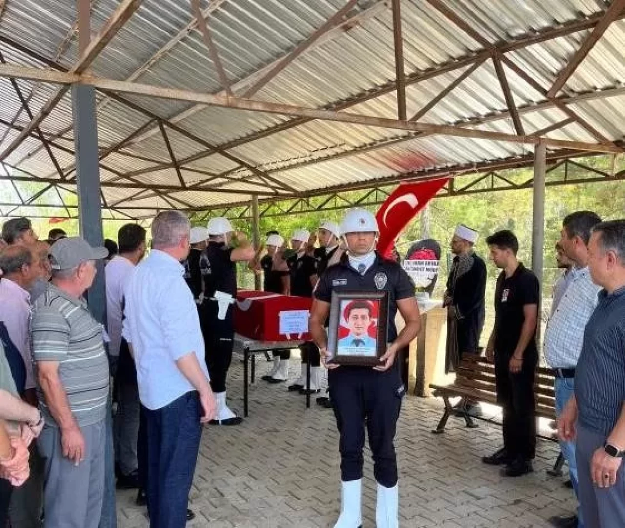 Adana'da genç polis hayatını kaybetti! Kahraman Öztürk memleketinde gözyaşlarıyla uğurlandı