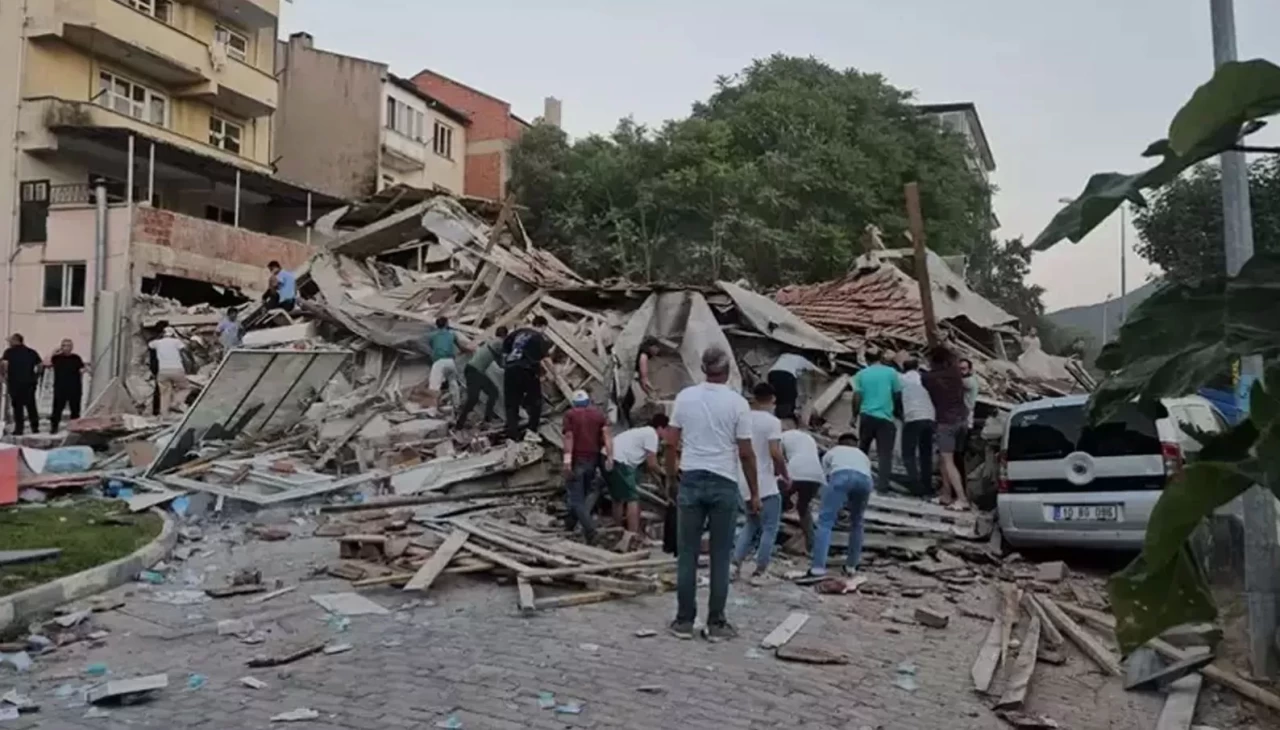 Balıkesir Depremi Sonrası AFAD Harekete Geçti: Çalışmalar Sürüyor