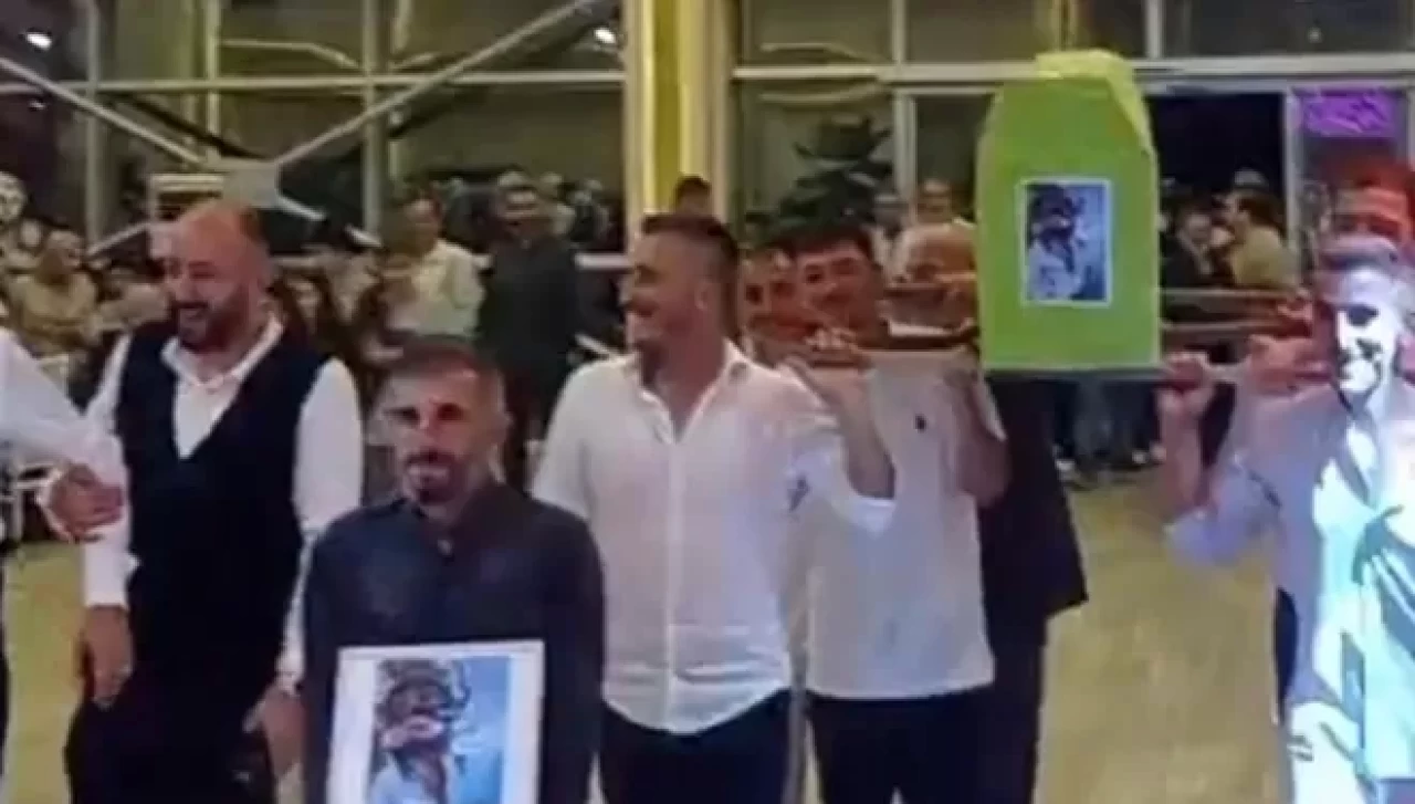 Rize’de ilginç düğün sürprizi! Gençler tabut maketiyle salona girdi