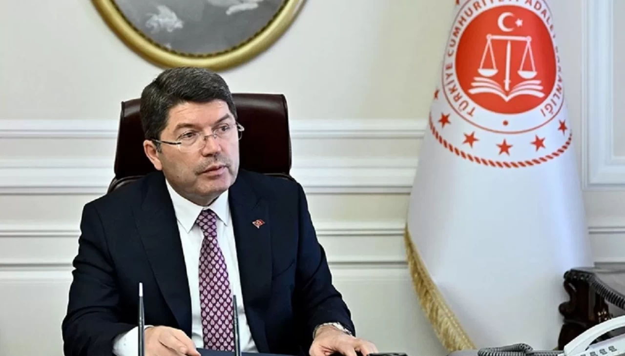 Adalet Bakanı Yılmaz Tunç'tan dikkat çeken açıklama: “Sadece cezalandırmıyoruz, topluma kazandırıyoruz”