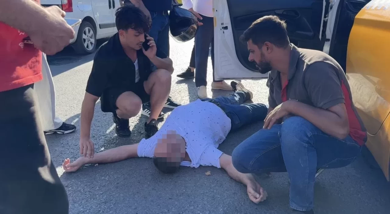 Beyoğlu'nda taksici baygınlık geçirdi: Vatandaşlar başından ayrılmadı