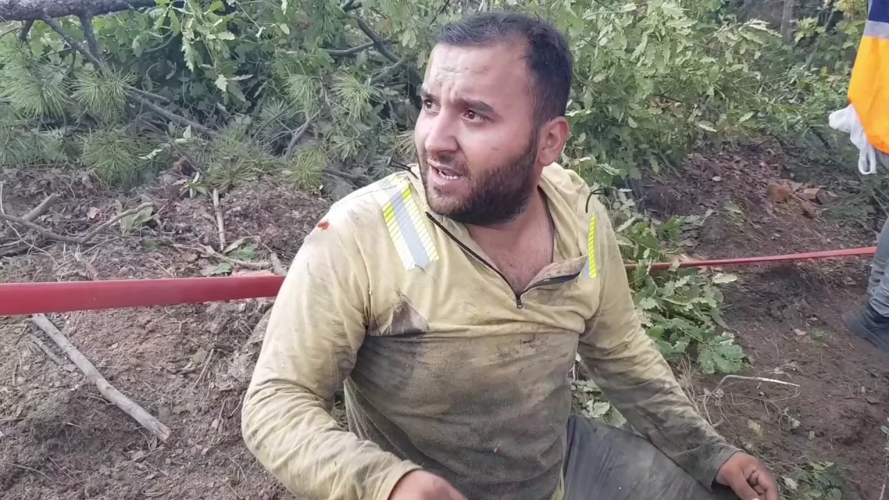 Alevlerin arasında kalmaktan kurtulan işçi, arkadaşlarını göremeyince büyük panik yaşadı