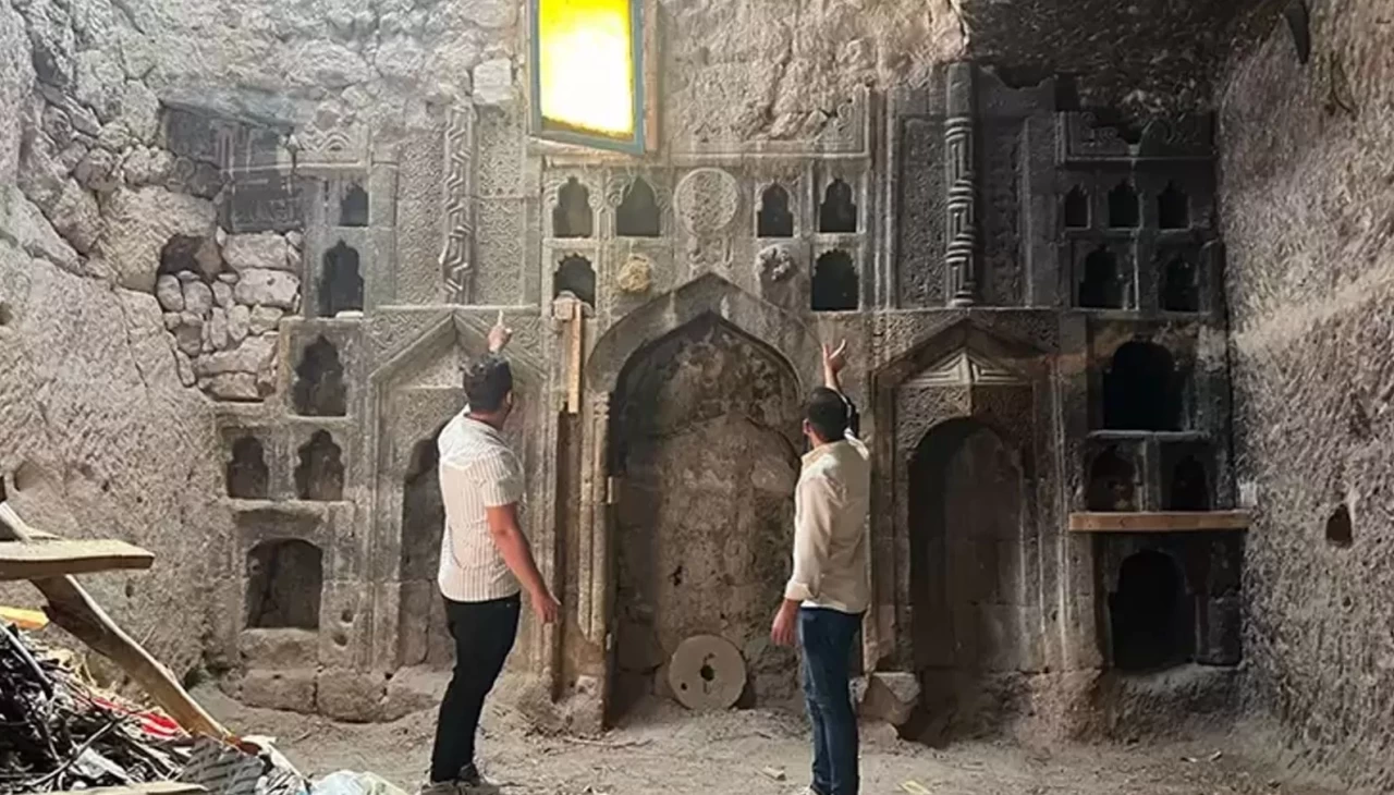 Vatandaşın odunluğundan 600 yıllık ibadethane çıktı