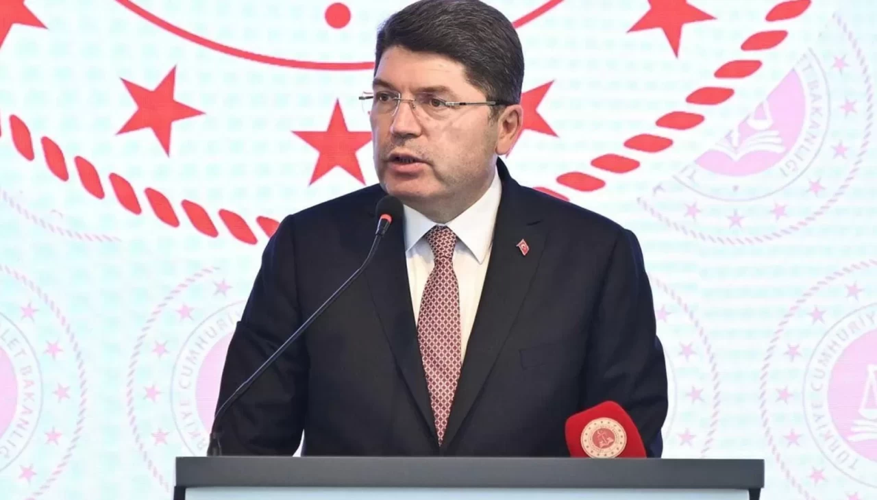 Bakan Tunç: İstanbul’da bir kedinin tekmelenerek öldürülmesine ilişkin soruşturma başlatıldı
