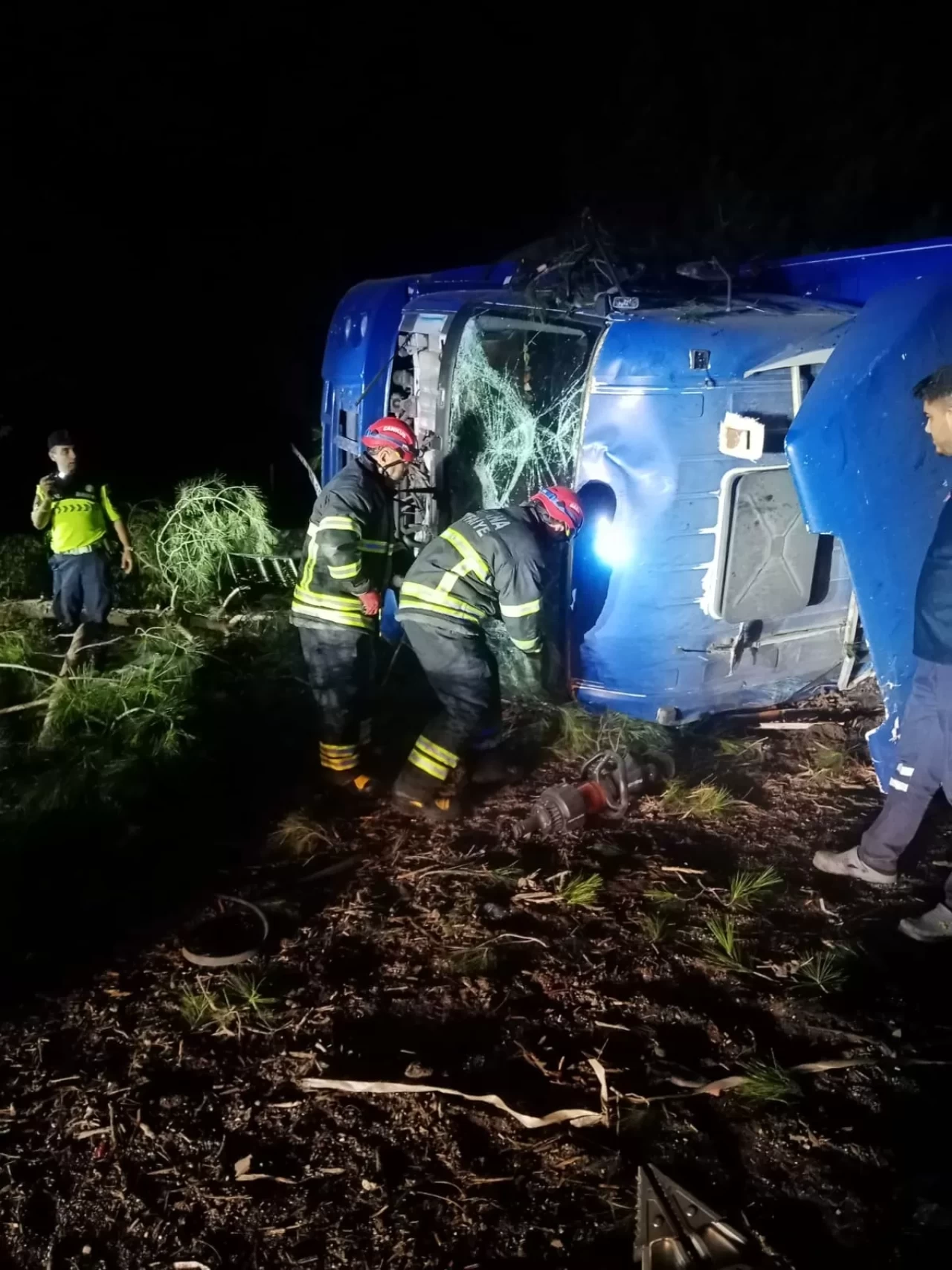 Adana'da feci kaza: Devrilen kamyonun şoförü hayatını kaybetti