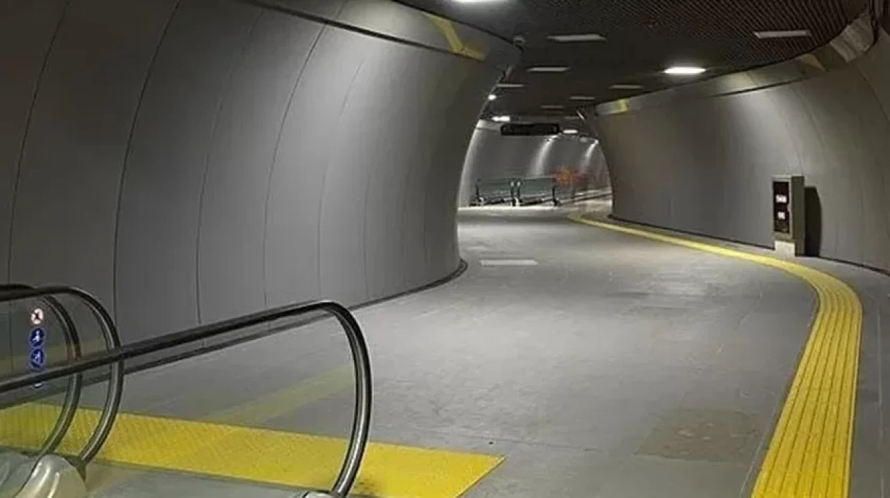 Gayrettepe-Zincirlikuyu tünelinde çalışma! Yürüyen bantlar kaldırılıyor