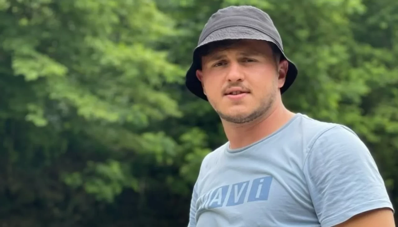 Tutukluk yapan silahıyla oynarken silah ateş aldı