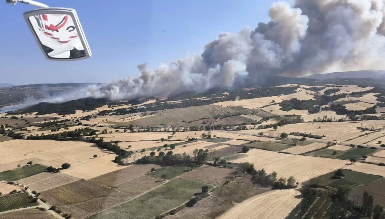 SON DAKİKA: Çanakkale Gelibolu’da Korkutan Orman Yangını! Alevlere Havadan ve Karadan Müdahale Sürüyor