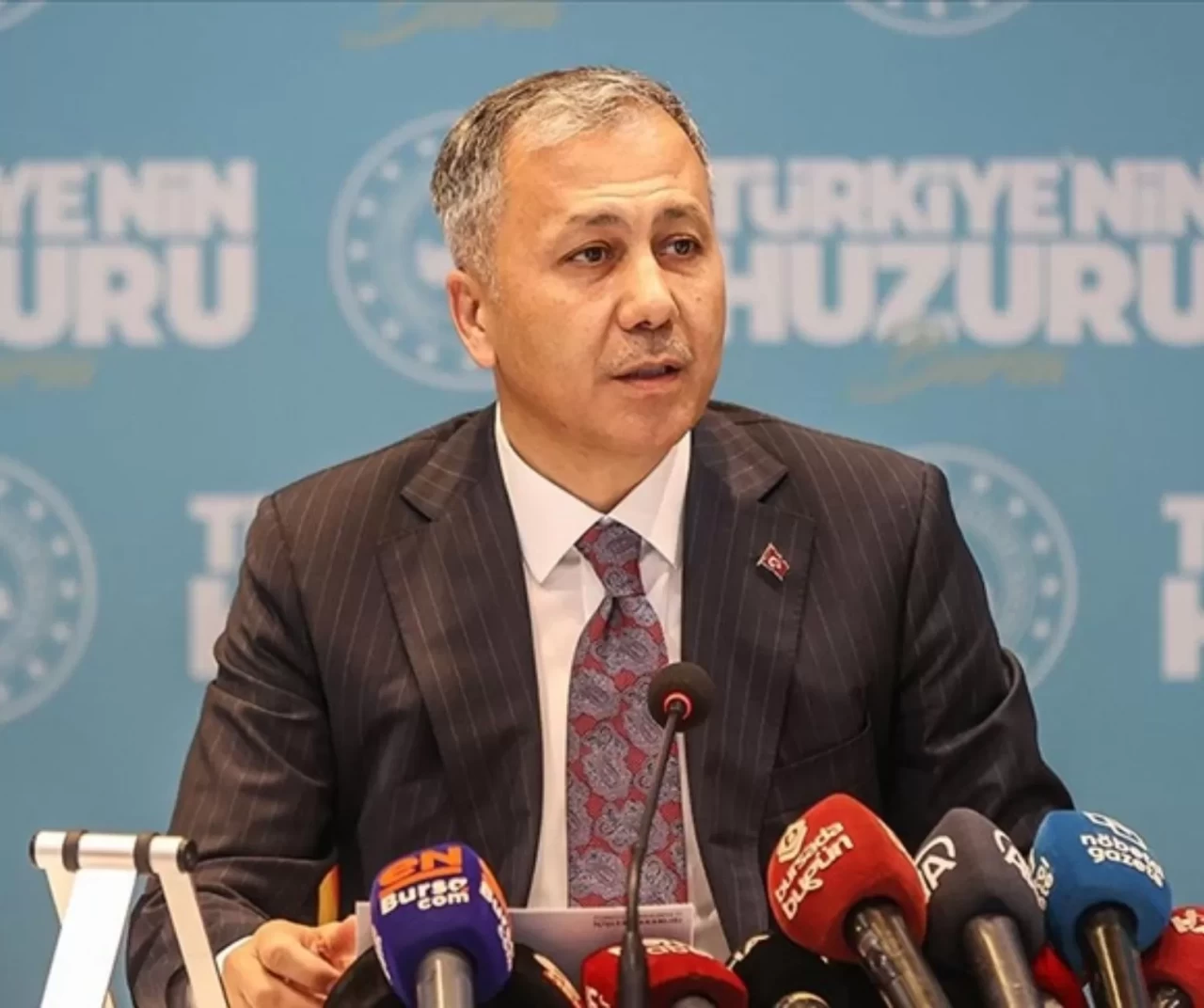 Bakan Yerlikaya duyurdu! Uyuşturucu ticareti yapan 4 zanlı yakalandı