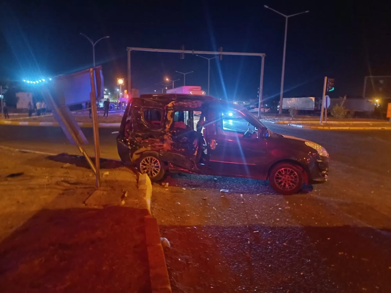 Manisa’da feci kaza: 1 ölü, 2’si ağır 8 yaralı