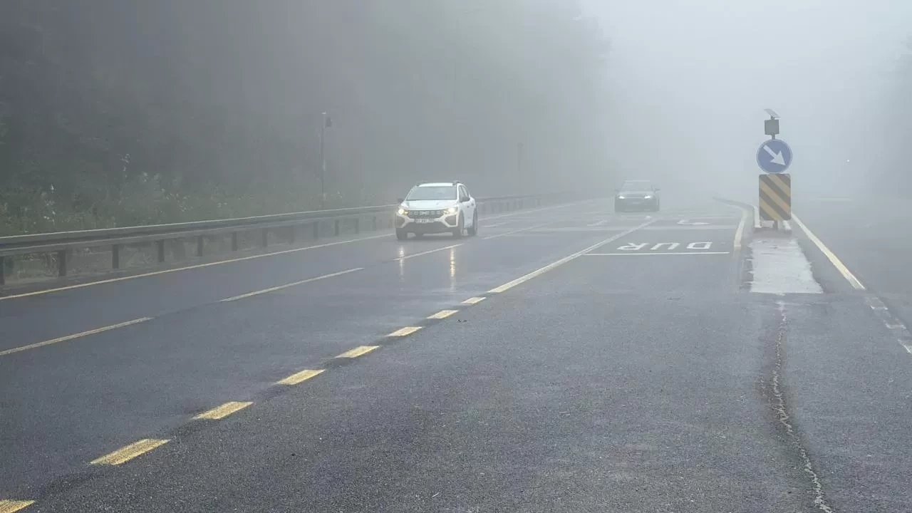Bolu Dağı'nda hava şartları sertleşti! Sağanak ve sis görüş mesafesini düşürdü
