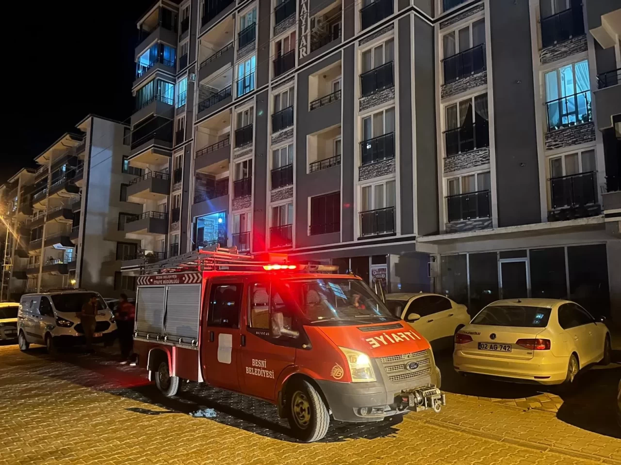 Adıyaman'da gaz kokusu paniği: Apartman boşaltıldı
