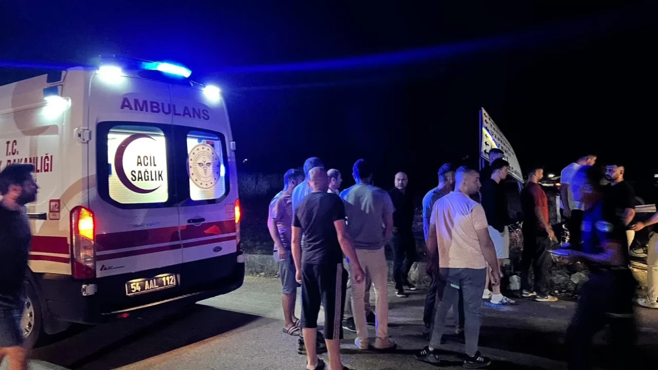 Otomobil takla attı, sürücüyü itfaiye ekipleri kurtardı