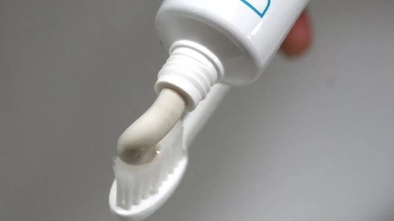 Bilim insanları duyurdu: Saçtan diş macunu üretilecek