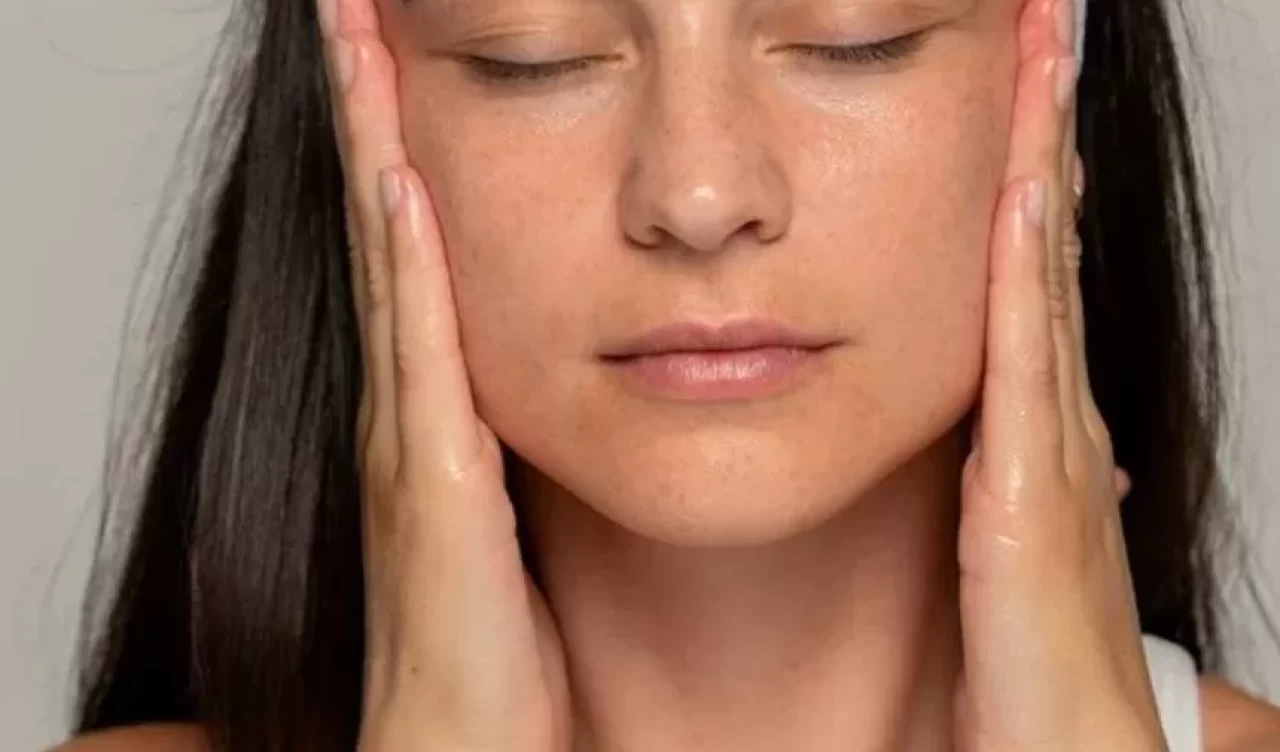 Yüz yogası nasıl yapılır? Gençlik için en iyi egzersizler