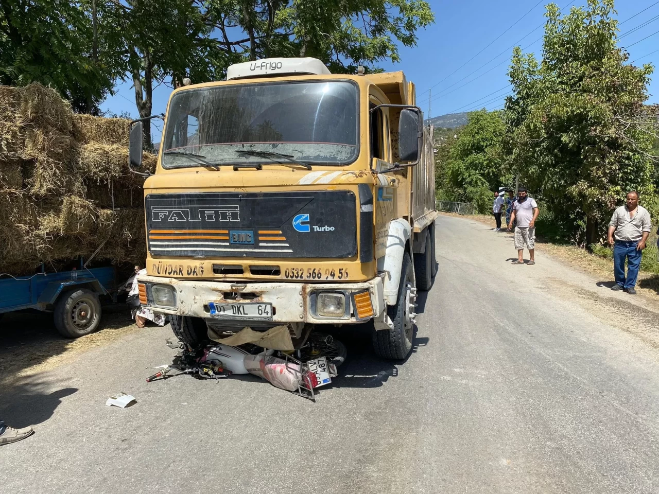 Bozdoğan'da kamyon ve motosiklet çarpıştı: 1 yaralı