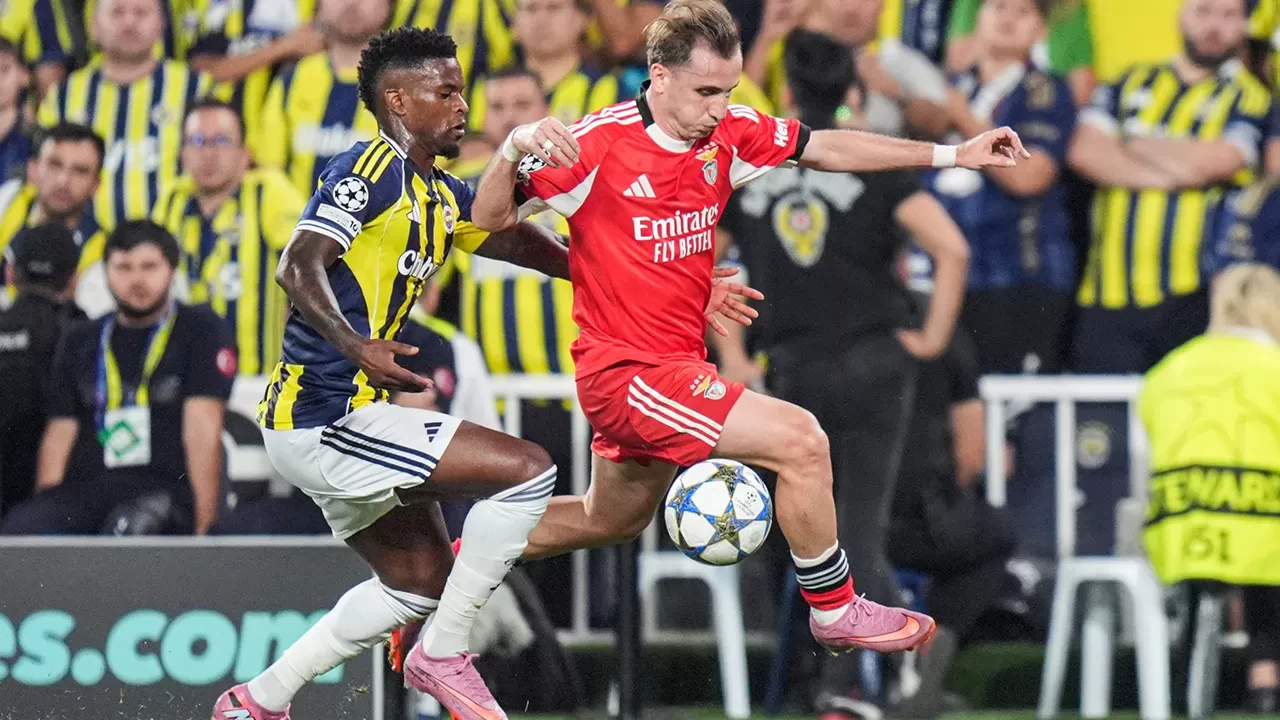 UEFA Şampiyonlar Ligi play-off turunda Benfica-Fenerbahçe maçında ilk 11'ler belli oldu!