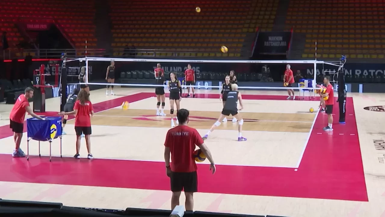 A Milli Kadın Voleybol Takımı, İspanya maçı hazırlıklarını Tayland’da sürdürdü